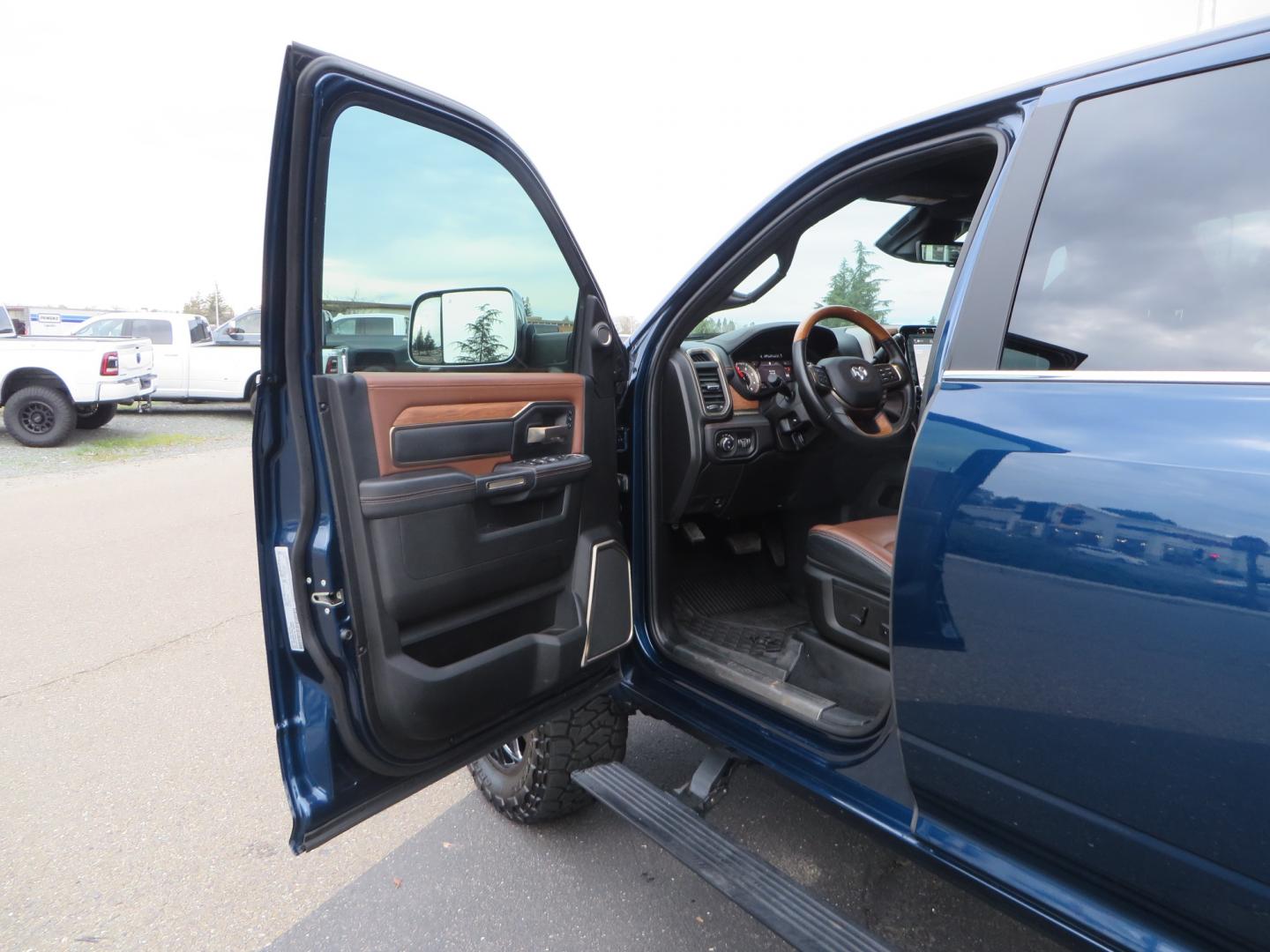 2022 BLUE /BROWN RAM 2500 Limited Longhorn Crew Cab SWB 4WD (3C6UR5GL7NG) with an 6.7L L6 OHV 24V TURBO DIESEL engine, 6A transmission, located at 2630 Grass Valley Highway, Auburn, CA, 95603, (530) 508-5100, 38.937893, -121.095482 - Beautiful Ram Limited Longhorn with a level kit, 20" Fittipaldi wheels, Toyo Open Country RT Trail tires, and a Demco 18K sliding 5th wheel hitch. - Photo#14